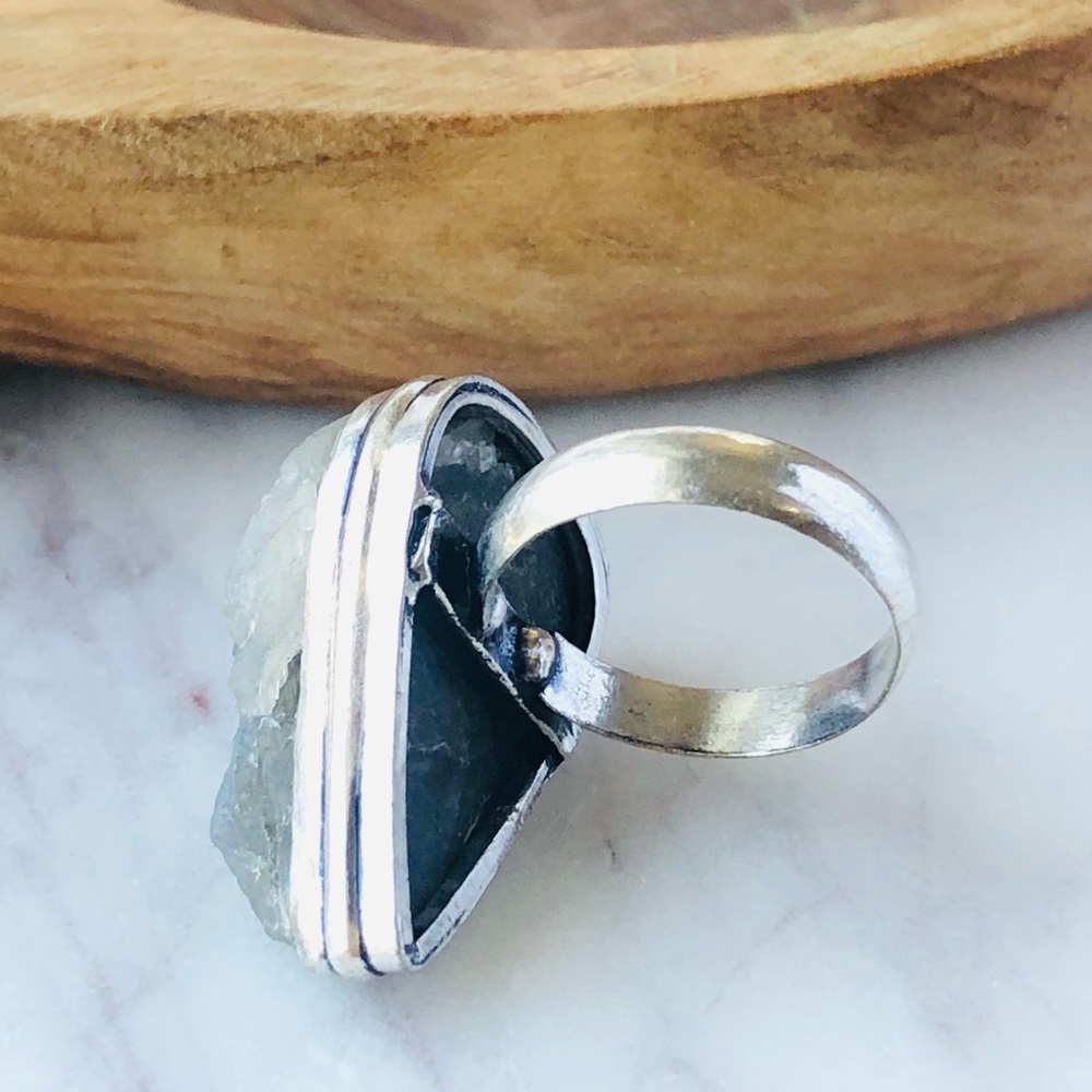 Silver Labradorite Statement Ring - Picture 8 of 10